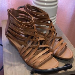 American Eagle sandals